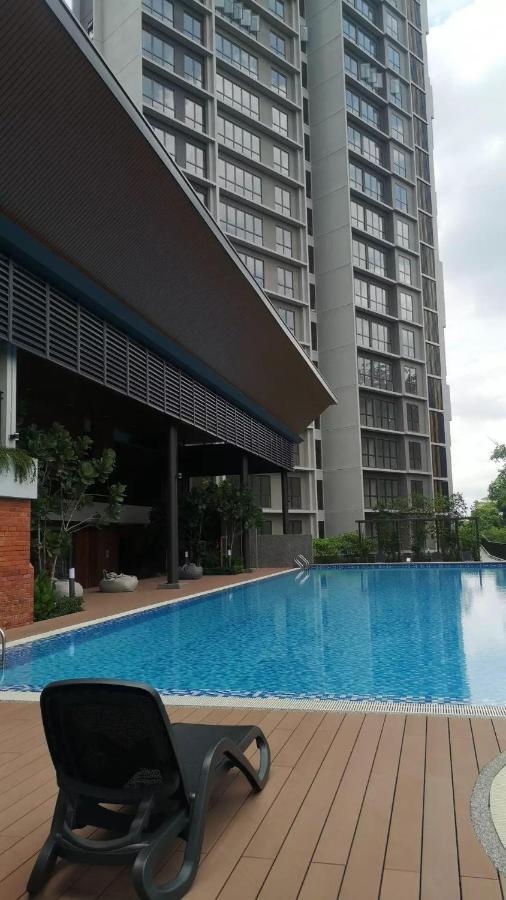 Stayje Putrajaya, 5 Minutes To Ioi City Mall, Wifi , Netflix, Free Parking Kültér fotó