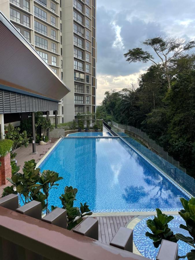 Stayje Putrajaya, 5 Minutes To Ioi City Mall, Wifi , Netflix, Free Parking Kültér fotó